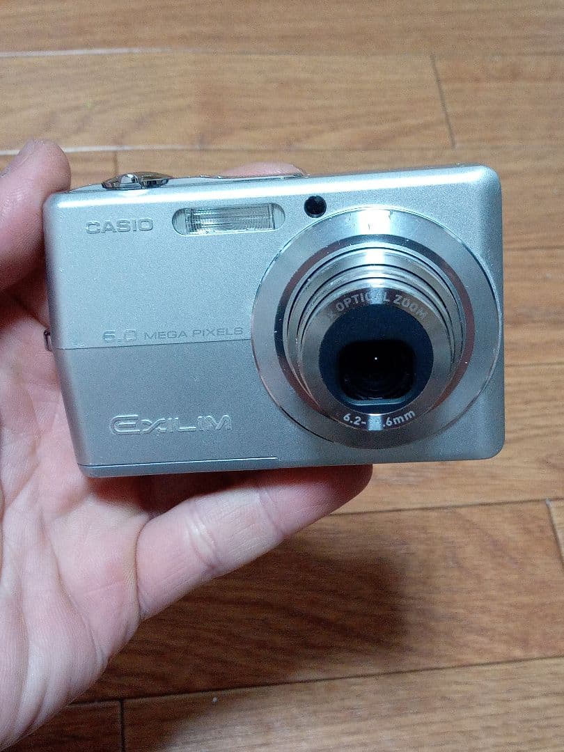 CASIO カシオ EXILIM EX-Z600 シルバー