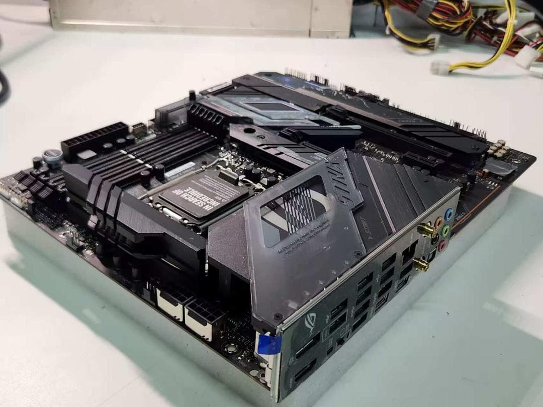 031100D STRIX Z790-F GRMING WIFI マザーボード